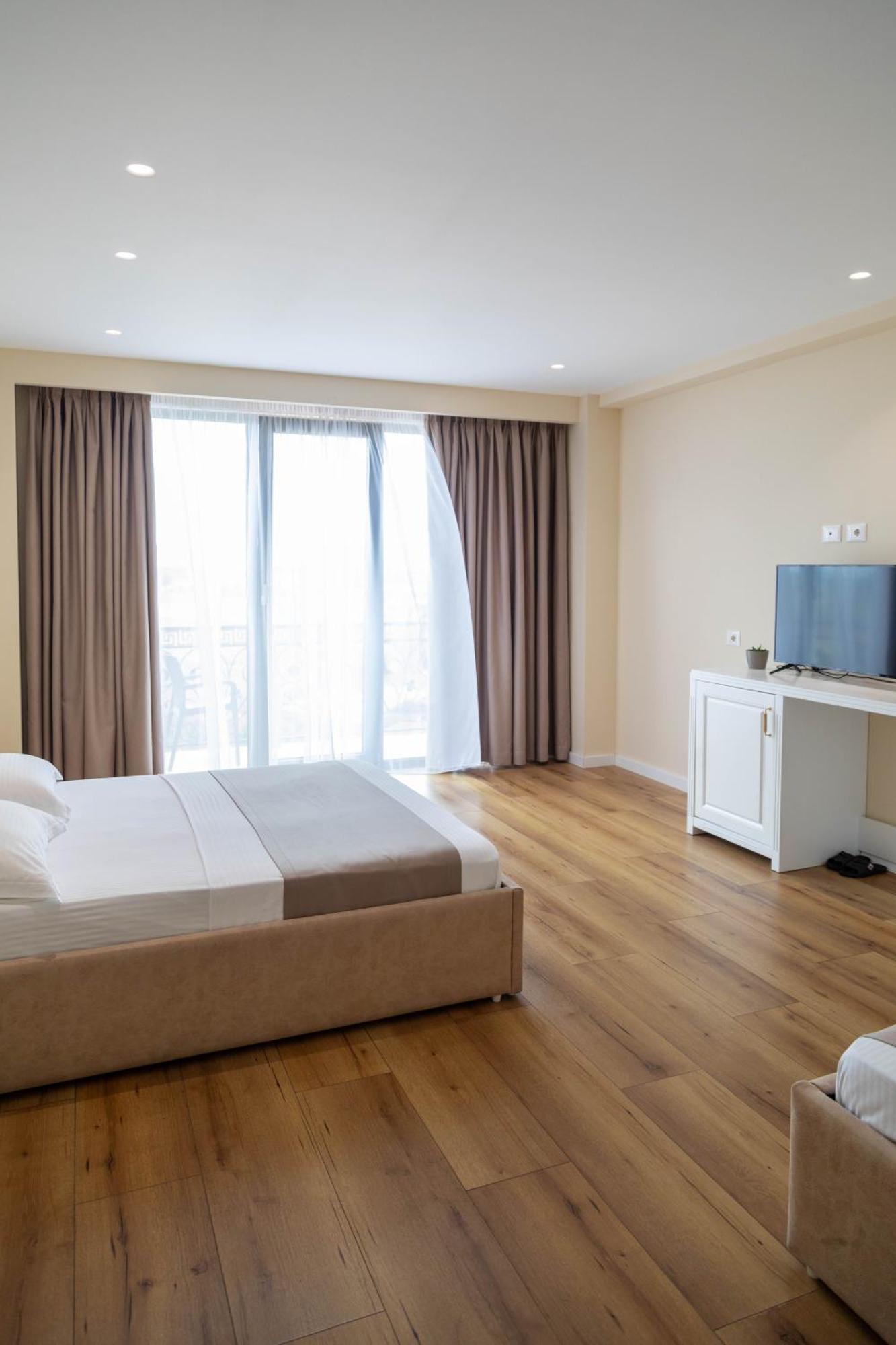Te Aldo Hotel Kuraten エクステリア 写真